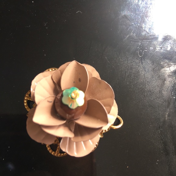 pins: 🌸 🐩 🐢 🍂 🦋 - Picture 2 of 8